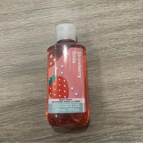 3/$25 ✺ Bath and Body works strawberry  soda body wash - Picture 1 of 3